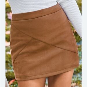 New Mangopop Women’s Faux Suede Brown Skirt Size Medium NWT